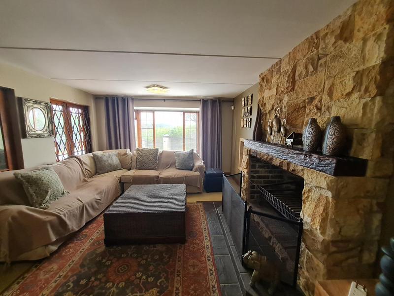 To Let 4 Bedroom Property for Rent in Rome Glen Western Cape
